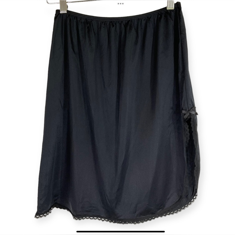 Vintage Skirt Slip, Black Lace‎ Trim S-M Midi